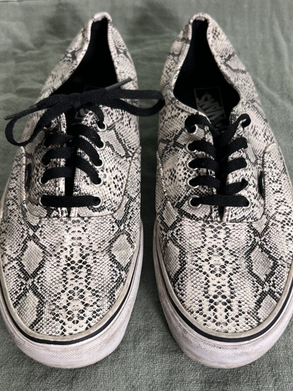 VANS Black & White Faux Snakeskin Pattern Sneakers SZ Men's 12 - Picture 3 of 11